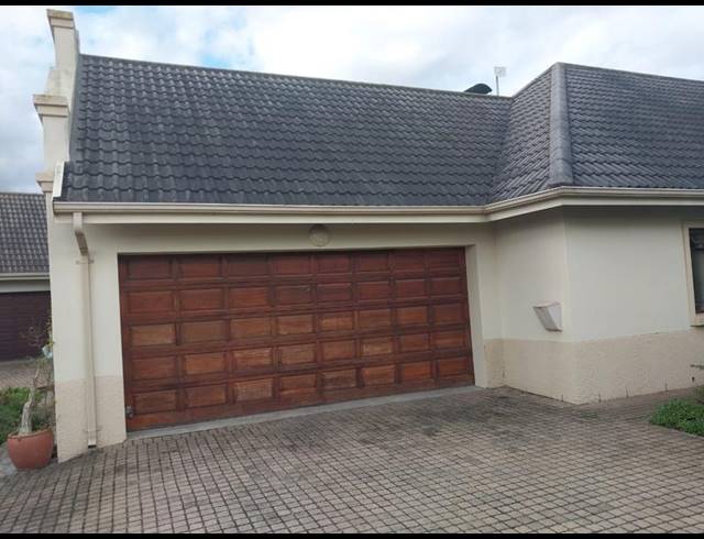 3 BEDROOM HOUSE FOR SALE IN BLUE MOUNTAIN VILLAGE